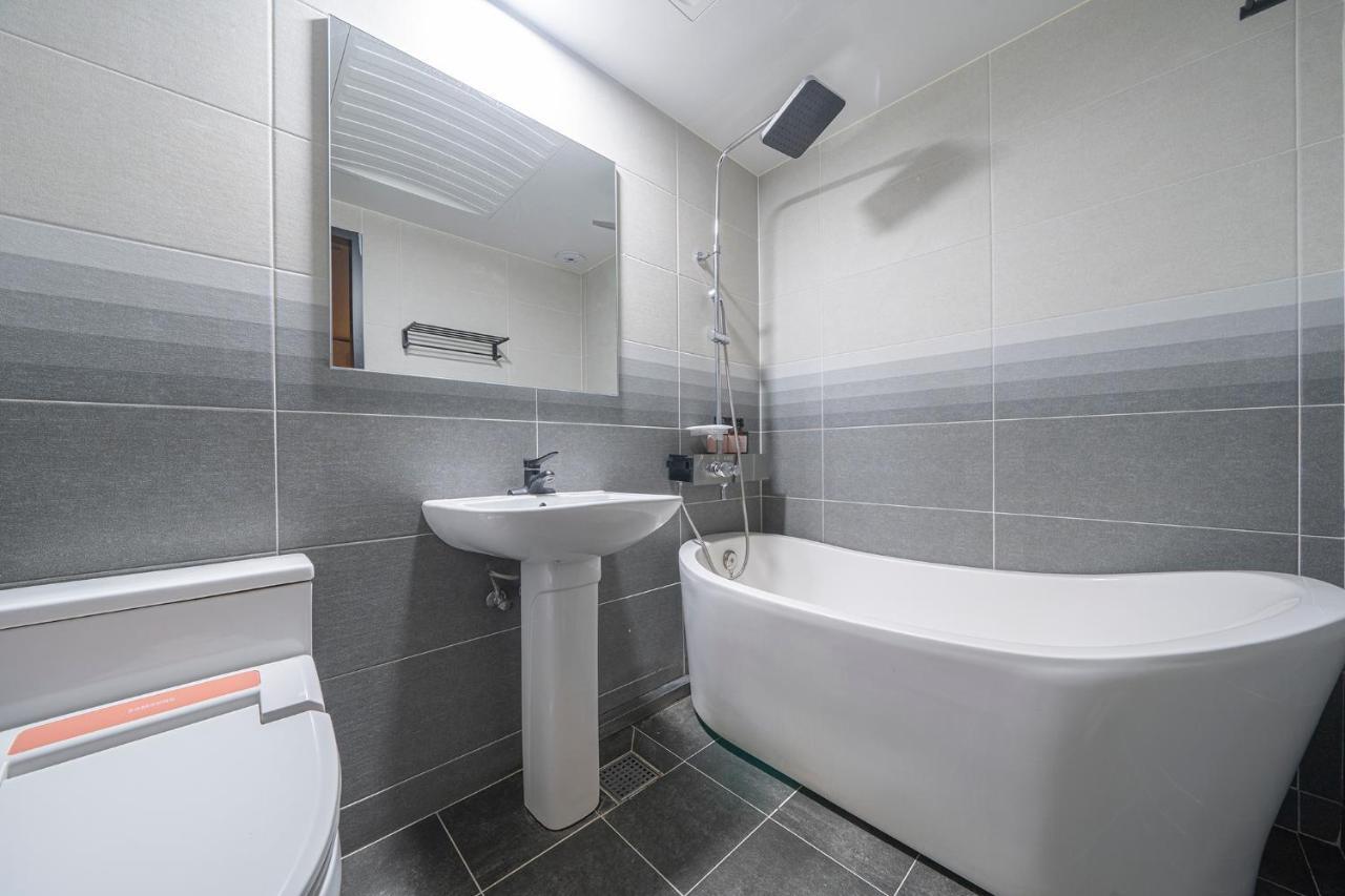 By Ths Valentine Hotel Incheon Siheung Zewnętrze zdjęcie