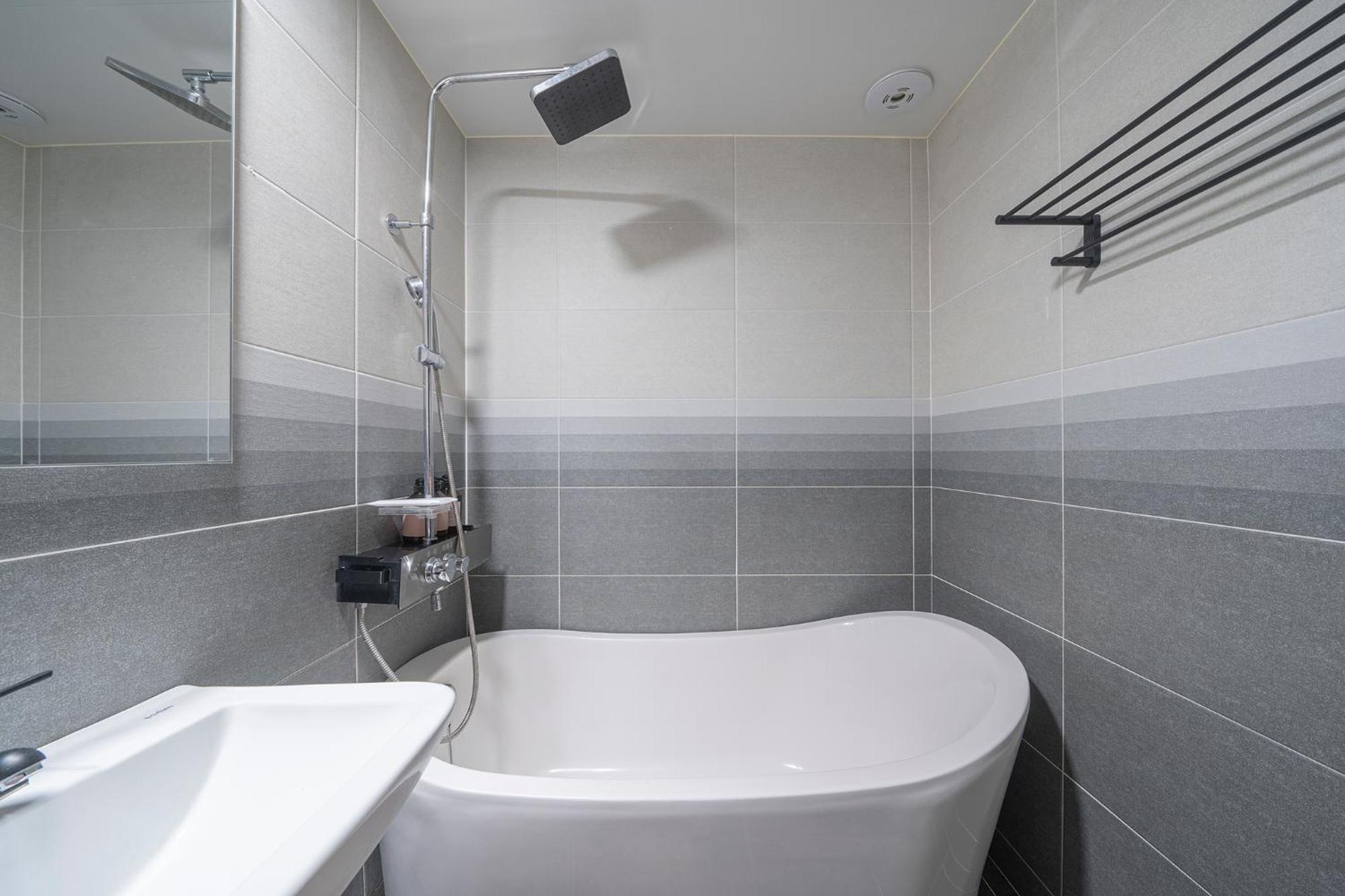 By Ths Valentine Hotel Incheon Siheung Zewnętrze zdjęcie